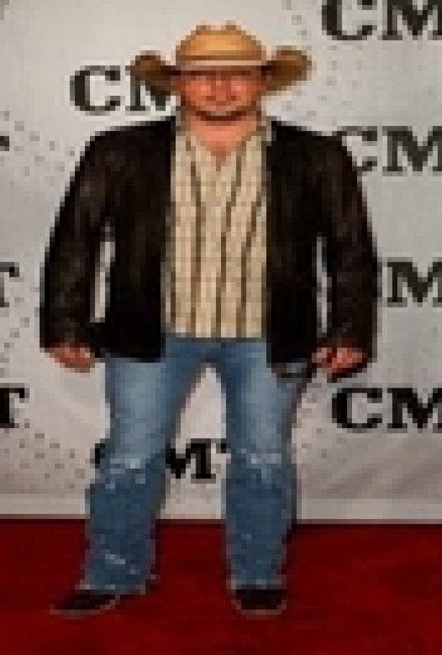 ألديان وتشيسيني يقومون بالغناء في حفل ACM