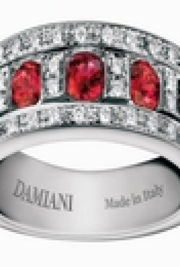 دامياني تكرِم الأم بالماس والياقوت