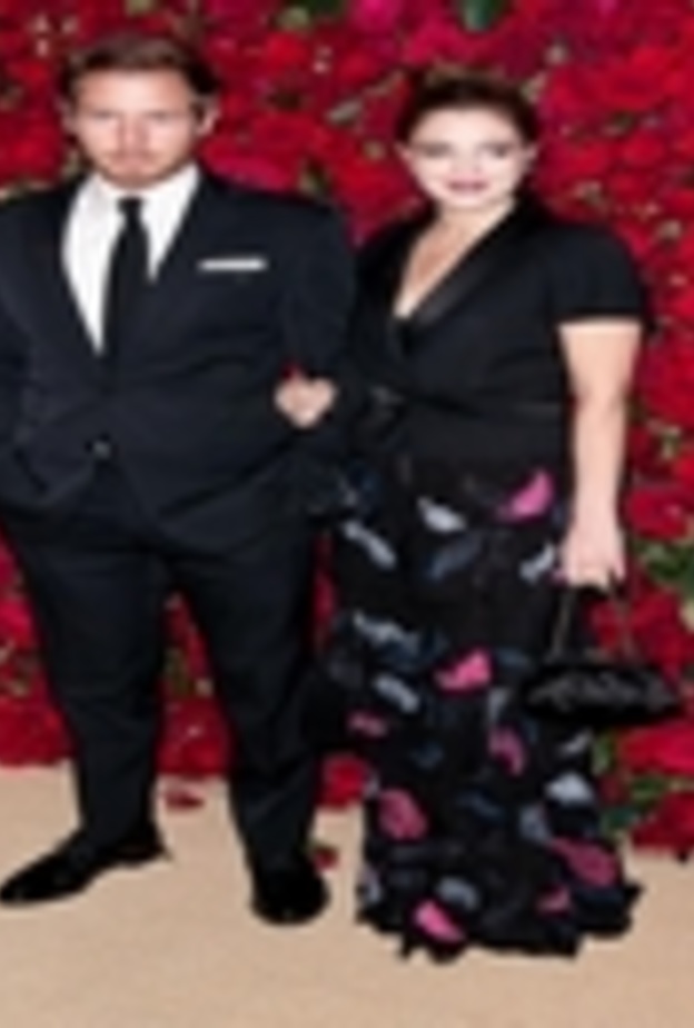 خطوبة الممثلة درو باريمور ويل كوبلمان