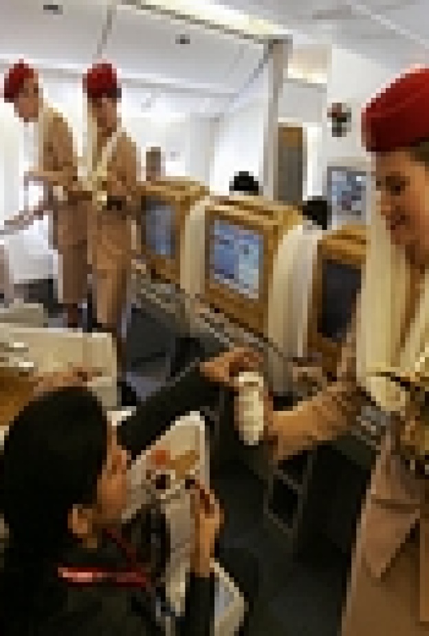 الإمارات تسير رحلة يومية خامسة لكراتشي