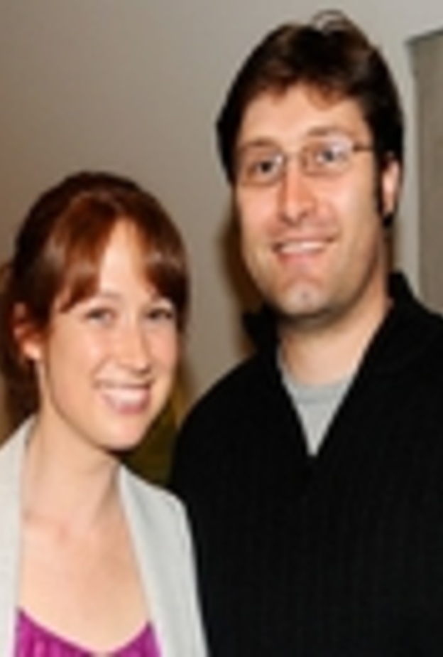 خطوبة النجمة إيلي كمبر إلى صديقها