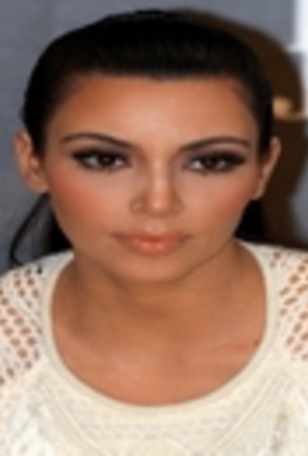 الأمومة أحد أسباب طلاق كيم كرديشيان