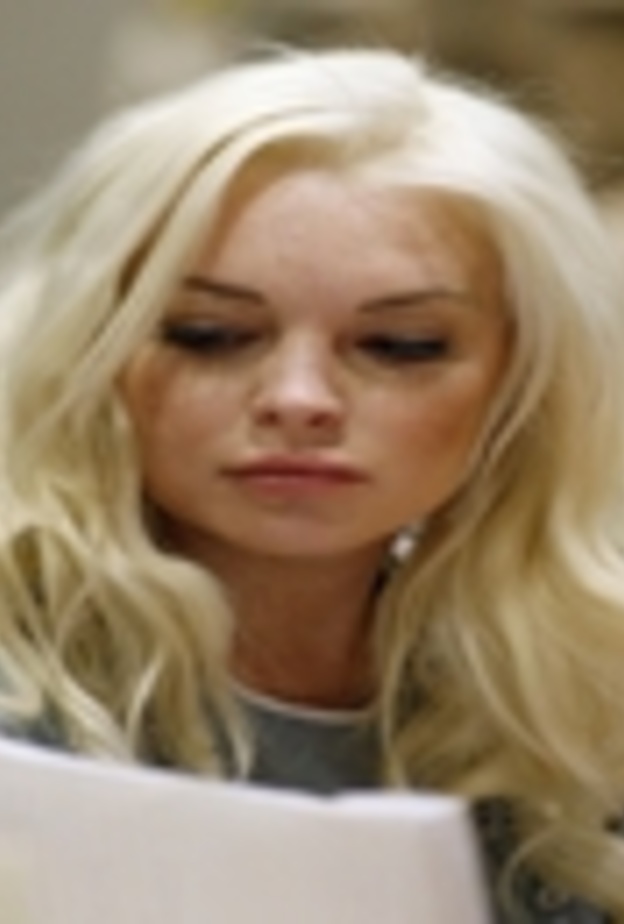 ليندسي لوهان تنتظر سماع أخبار سعيدة من القاضي