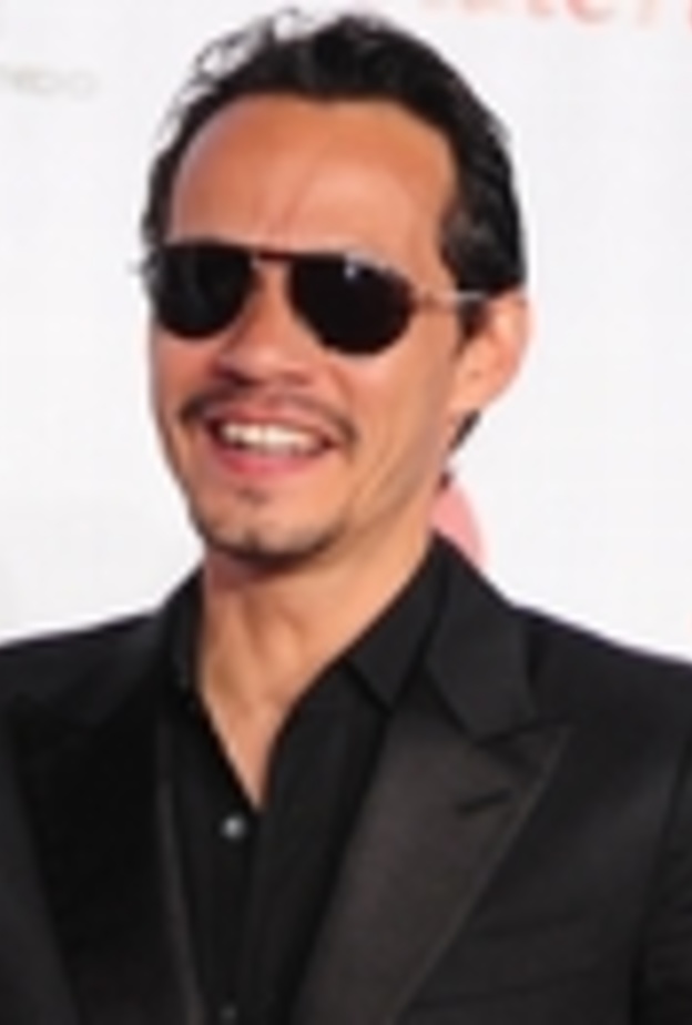 مارك أنطوني يكافئ فريق عمله بإجازة لجزر الدومينيكان