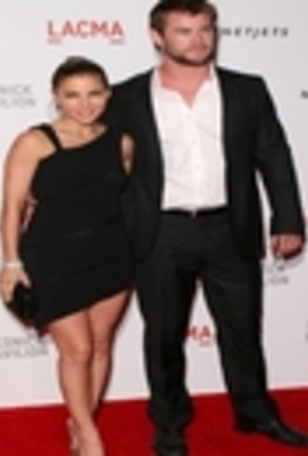 هيمس ورث والنجمة الأسباني باتاكي ينتظران أول مولود