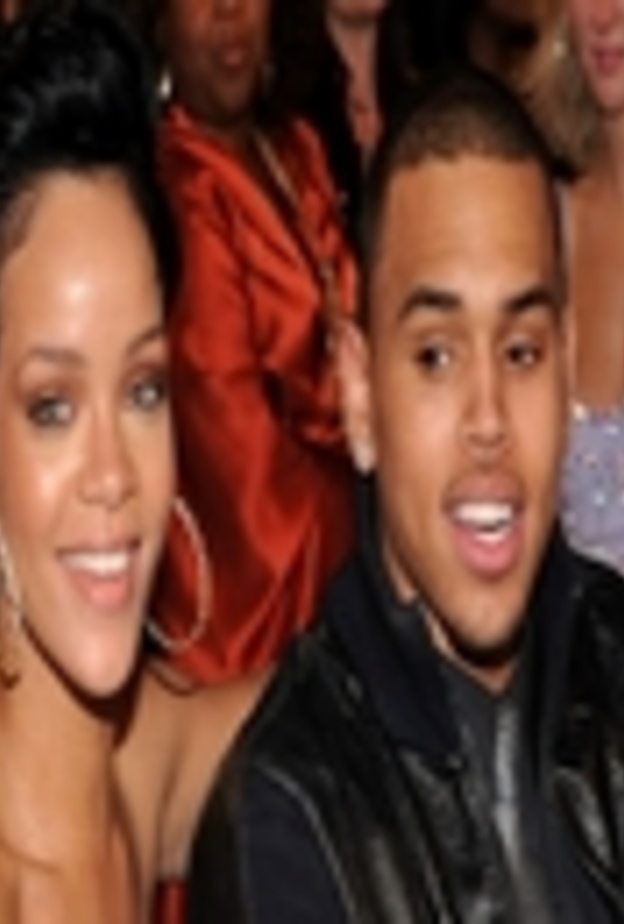 ريهانا وكريس براون يكشفان عن علاقة رومانسية على تويتر