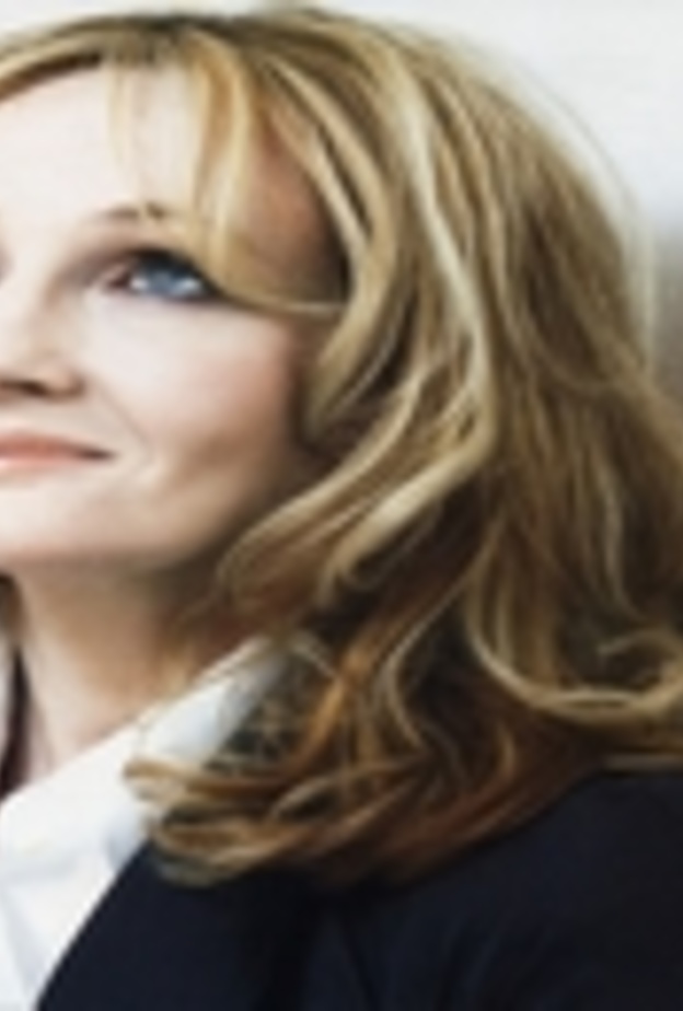 صاحبة  هاري بوتر  تغير منزلها بسبب الباباراتزي