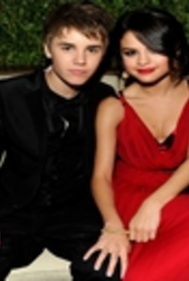 سيلينا غوميز تنفي خطوبتها لجاستن بيبر