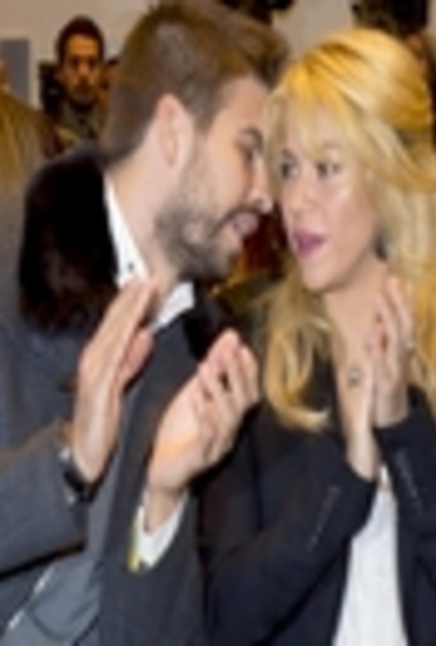 شاكيرا تظهر مجددا مع بيكيه