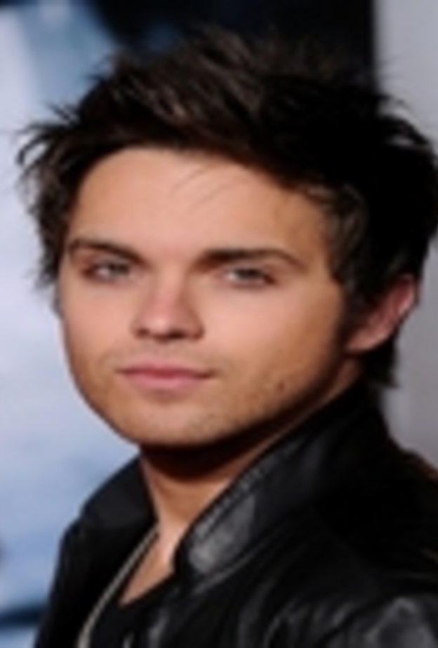 توماس ديكر يبحث عن ابنه في كليب &quot;كريست الملاك&quot;