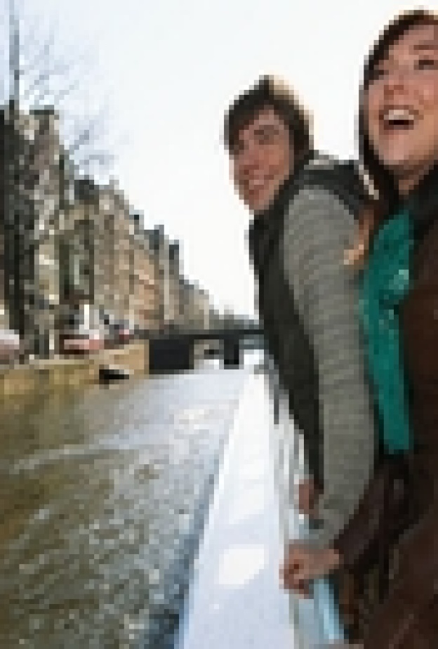 زينس للرحلات تعلم فريق عملها خدمة طوارئ دعم الحياة