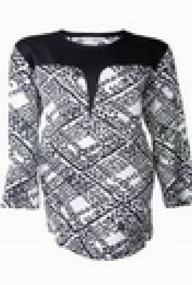  تألَقي بفستان من مجموعة إيف سان لوران