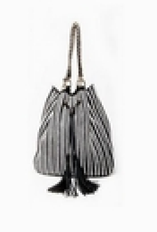 فيلومينا تطلق حقيبة جديدة من الأبيض والأسود