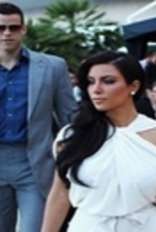 كيم كارداشيان تطلب الطلاق رسمياً