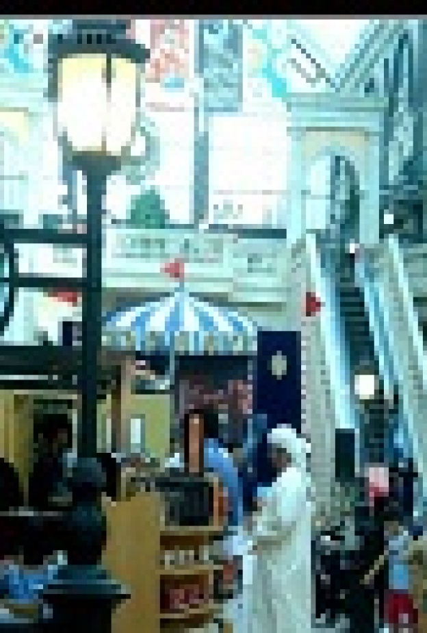 التسوق يجذب السائح الخليجي الى الامارات