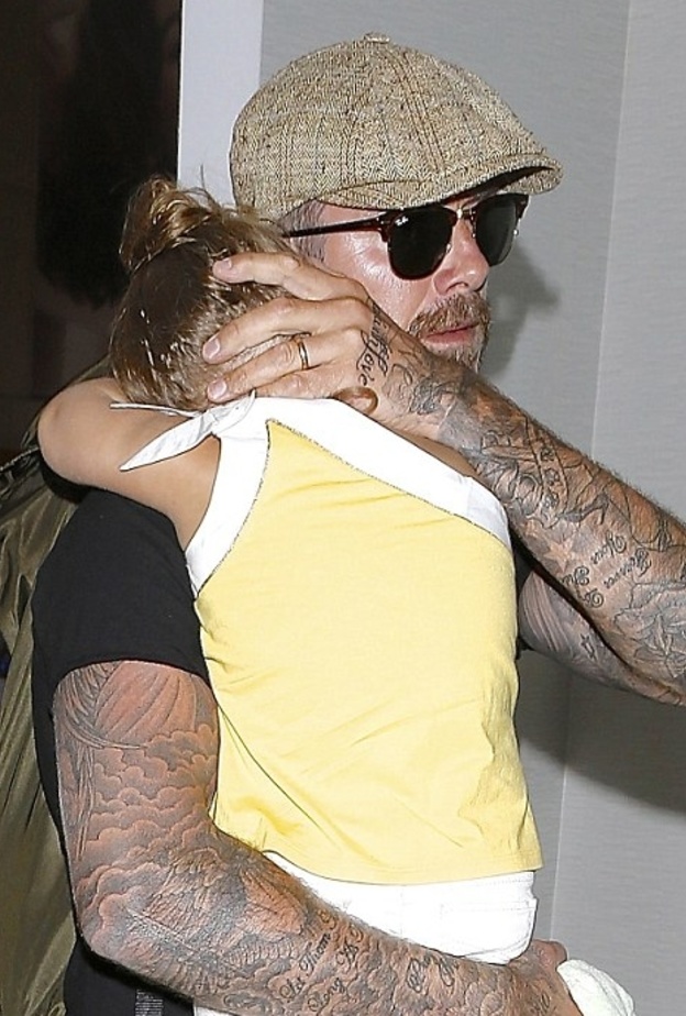 بالصور: عائلة ديفيد بيكهام تصل لوس أنجلوس 