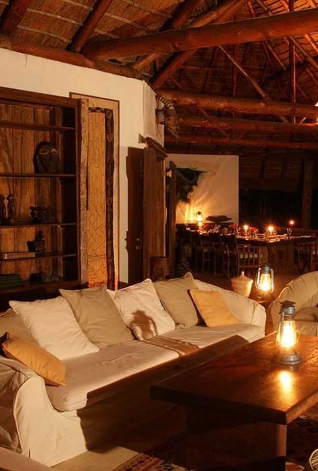 من احدى الفنادق باوغندا