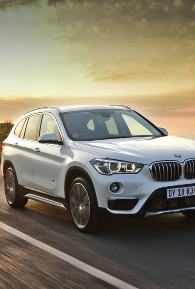 بي أم دبليو تعرض نسخة طويلة من BMW X1