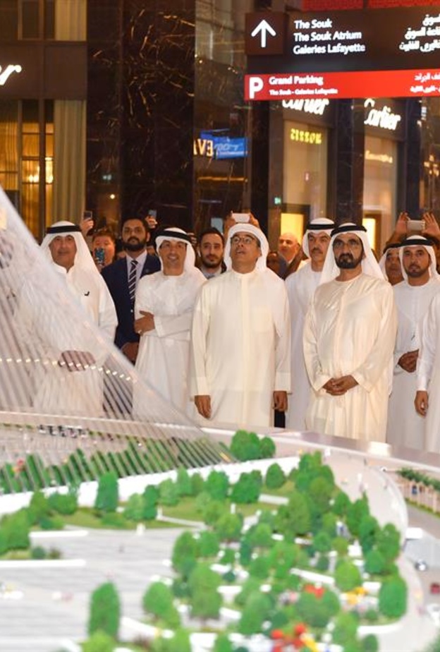 أزاح الشيخ محمد بن راشد يوم أمس الستار عن المجسم الضخم لبرج خور دبي؛