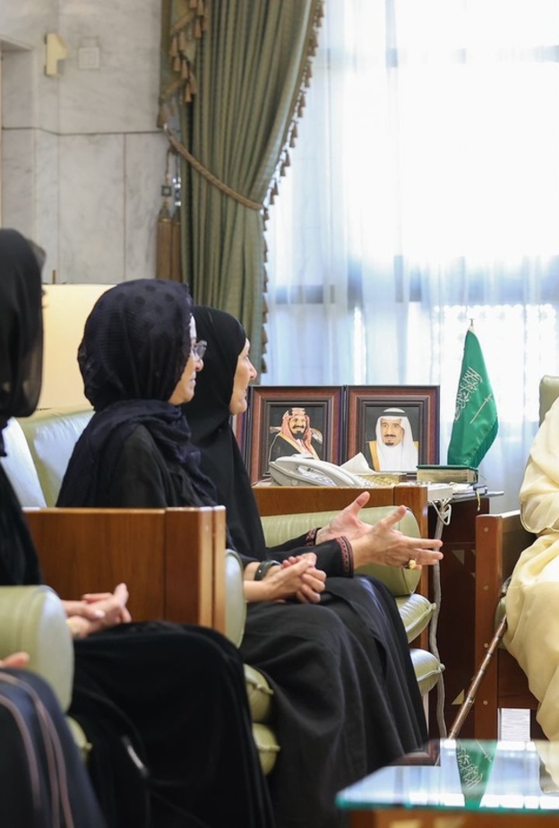 أمير منطقة الرياض يدشن الحملة الوطنية للتوعية بأهمية الاكتشاف المبكر لسرطان الثدي لجمعية زهرة 