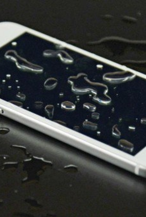 براءة اختراع لـ"آبل" يحمي أجهزتها من الماء بشكلٍ آلي..