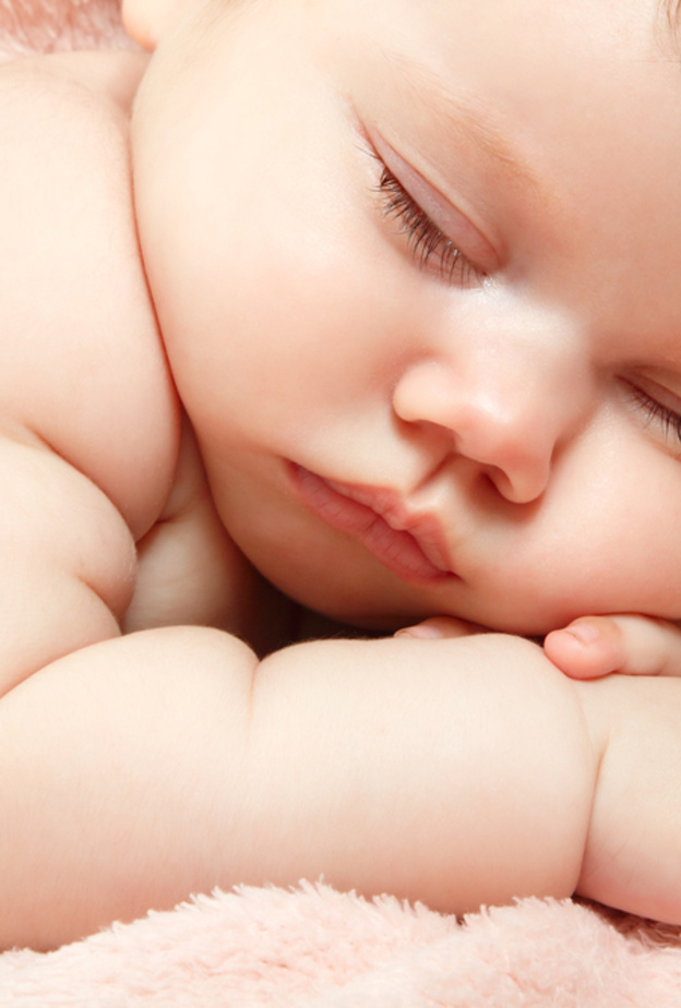 رضيعة للبيع على فيس بوك وبأرخص ثمن!