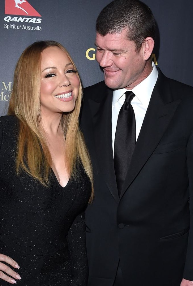 ماريا كاري مع خطيبها جيمس باكر