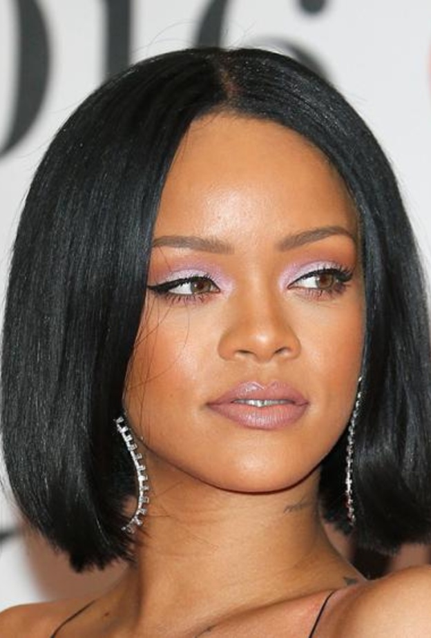 ريهانا تكسر رقما قياسيا لمايكل جاكسون 