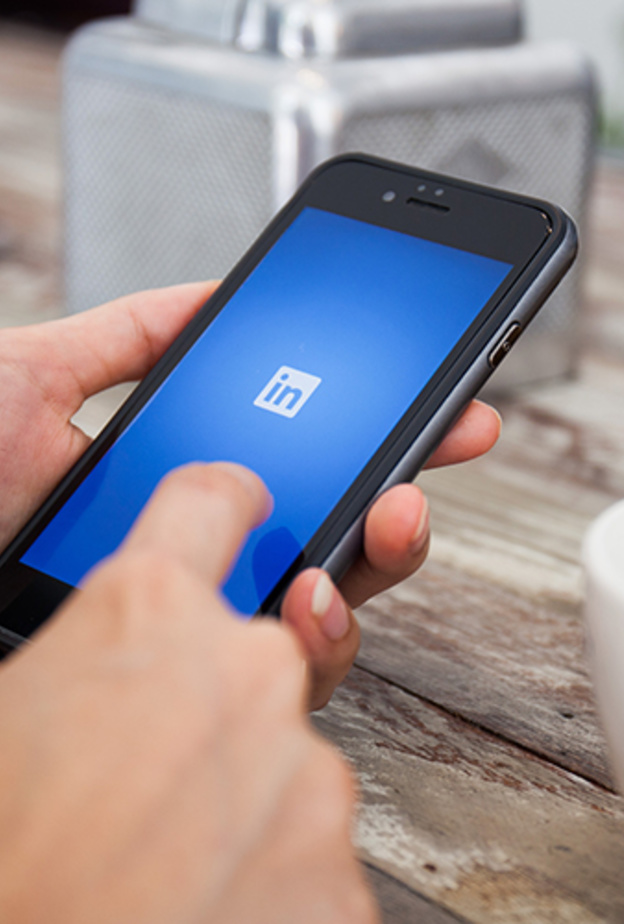 اسمعها مني .. حملة من لينكدإن تسلط الضوء على كفاءة المرأة  السعودية