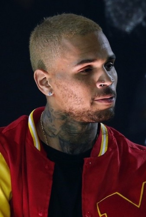 ليست المره الاولى لكريس براون بالتعدي بالضرب