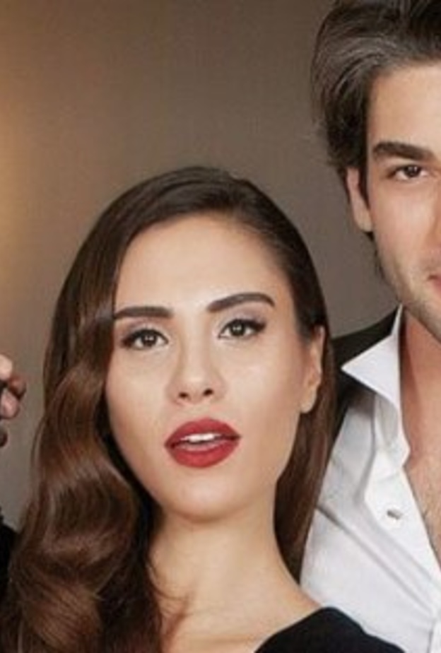 هانده دوغاندمير و شكرو اوزيلديز