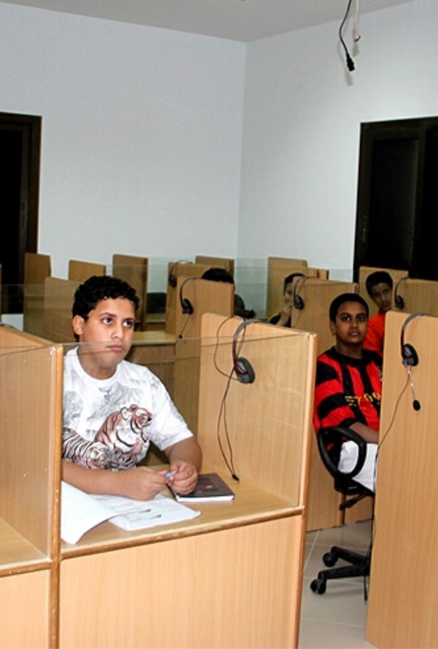 من الفصول التعليمية في النادي