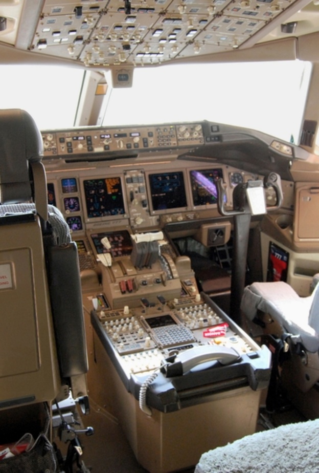 تركيب الكاميرات داخل وخارج الطائرة لحمايتها من الاختطاف 