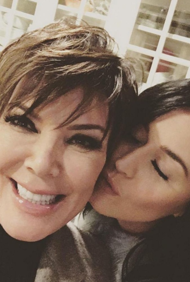 سيلفي لكايتي وكريس