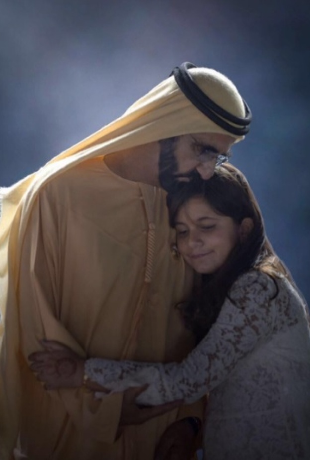 صورة رائعة للشيخ محمد بن راشد مع ابنته الجليلة مهداة من فزاع