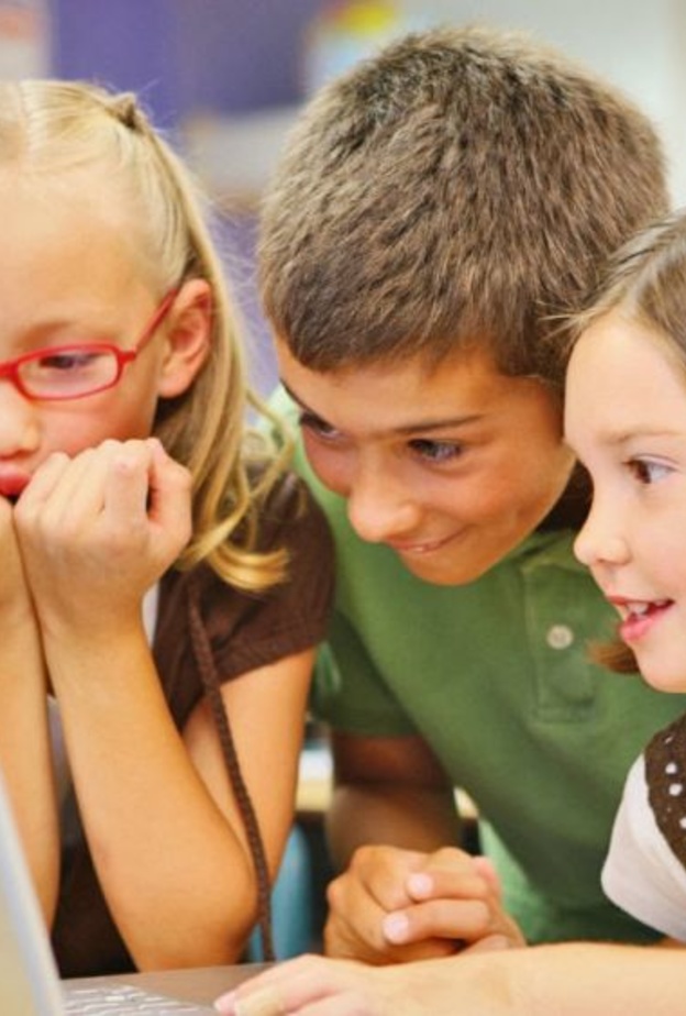 الاطفال عرضة للمتحرشين في المواقع الاجتماعية