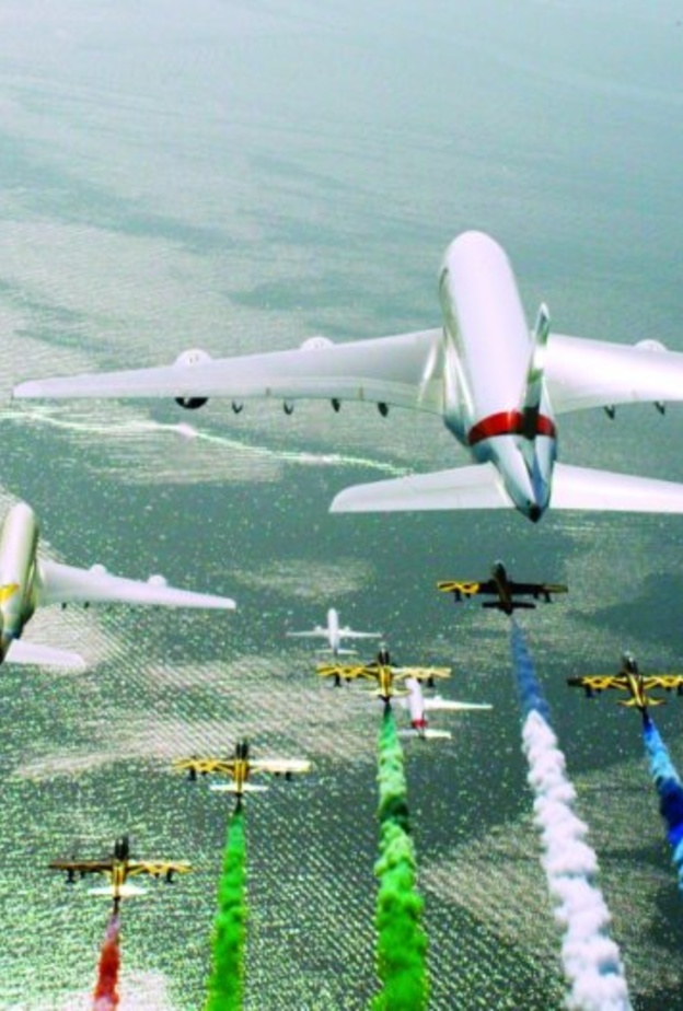 الناقلات الإماراتية الـ4 تحتفل باليوم الوطني الإماراتي بعرض جوي مذهل