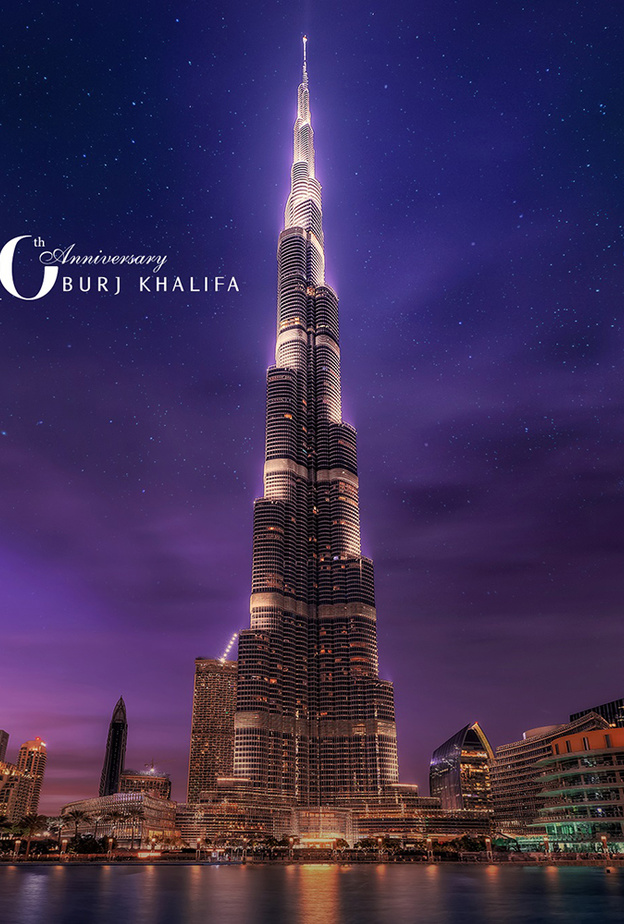 عرض ضوئي مذهل ومفاجآت رائعة في برج خليفة بمناسبة الذكرى العاشرة لتدشينة 