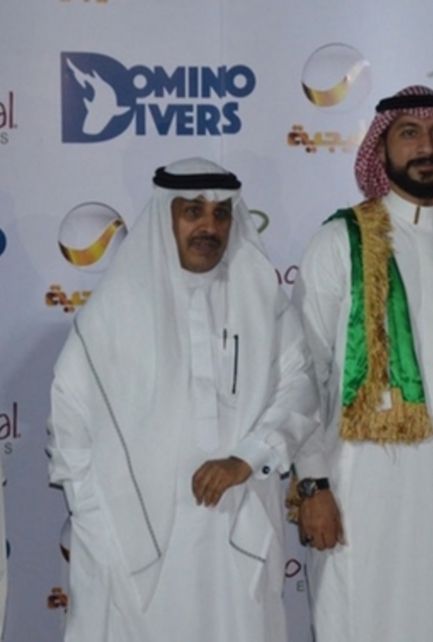 لحظة تكريم فريق الدومينو