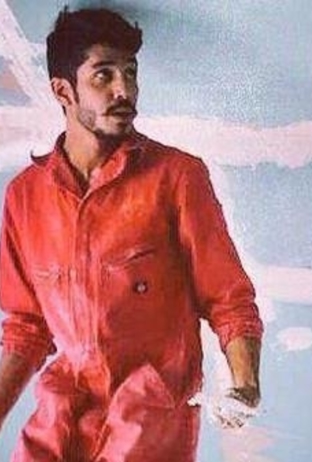 الشاب عبدالعزيز الشعيبي يبني منزله بيده