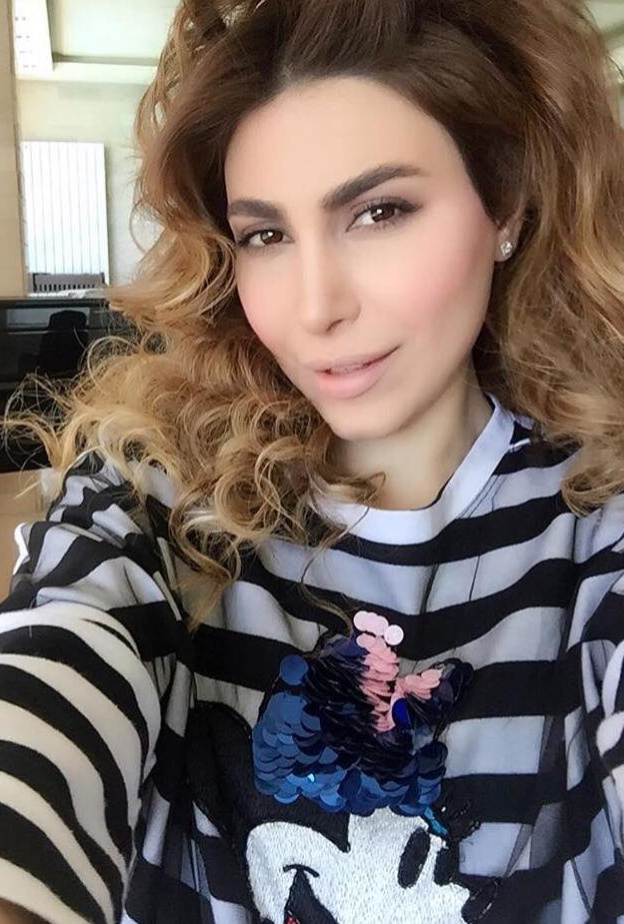 يارا تشارك جمهورها بصورة سيلفي بمكياج خفيف .. ما رأيكم بها؟