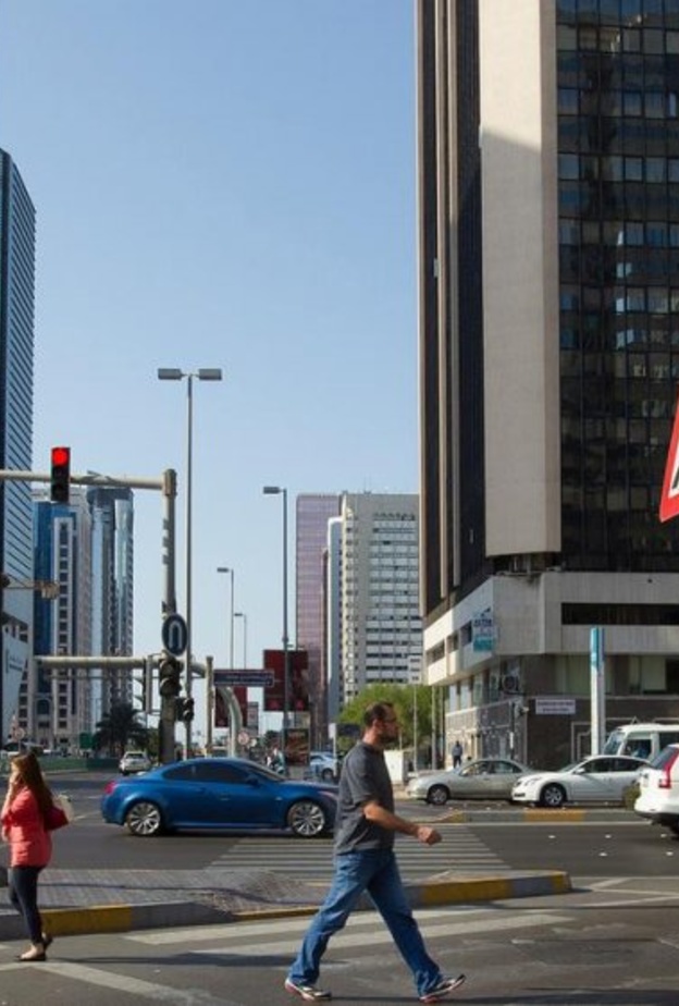 بلدية أبوظبي : 6 مبادرات لتقليل الحوادث المرورية في الإمارة