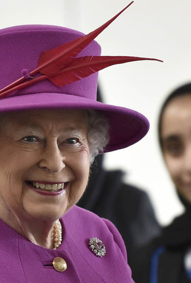 D:\3-2016\hia 5-3\ÇáãáßÉ ÊÔåÏ ãäÍ ÇáÔåÇÏÇÊ.jpg