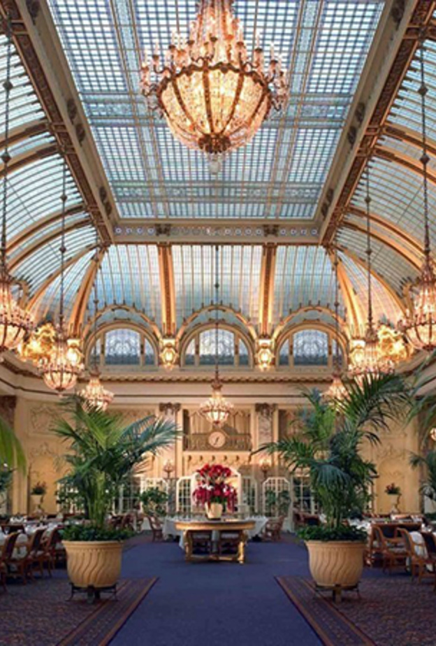 فنادق كما القصور .. تمتعوا فيها