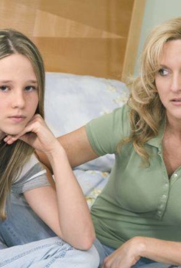 غيرة الأم من ابنتها.. ما أسبابها وما هي سبل القضاء عليها؟