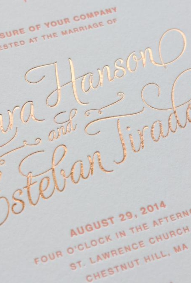 كتابة باللون المعدني