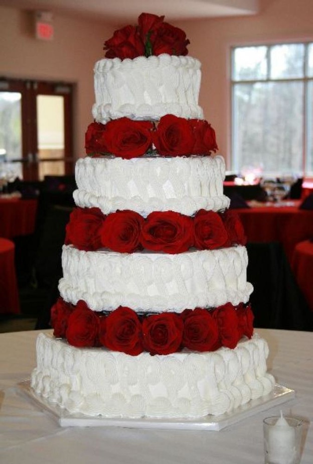 كعكة زفافك من وحي عيد الحب...