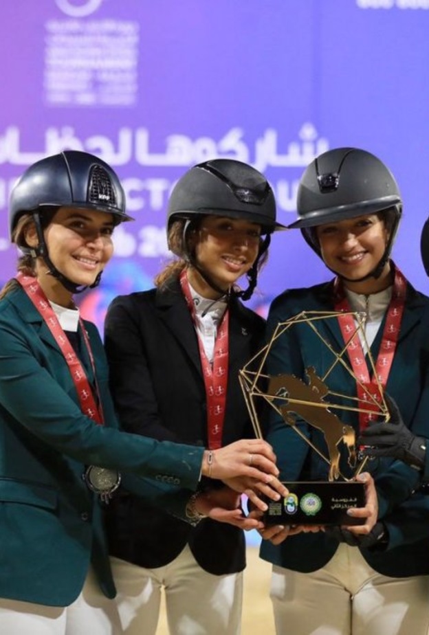 الميدالية الفضية لفريق نادي الفروسية السعودي في منافسات دورة الألعاب للأندية العربية للسيدات