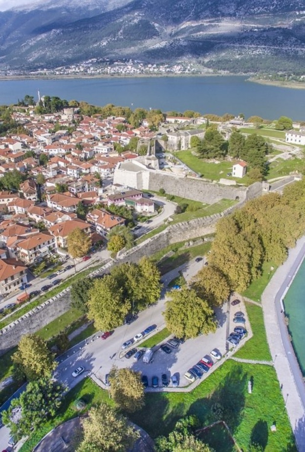 أجمل اماكن السياحة في يوانينا اليونانية