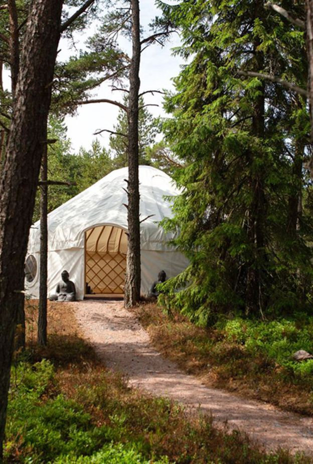 SuperShe ..  أول جزيرة في العالم النساء فقط